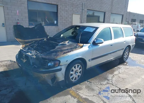 2001 Volvo V70 2.4 from USA, damaged, VIN YV1SW61R812112830